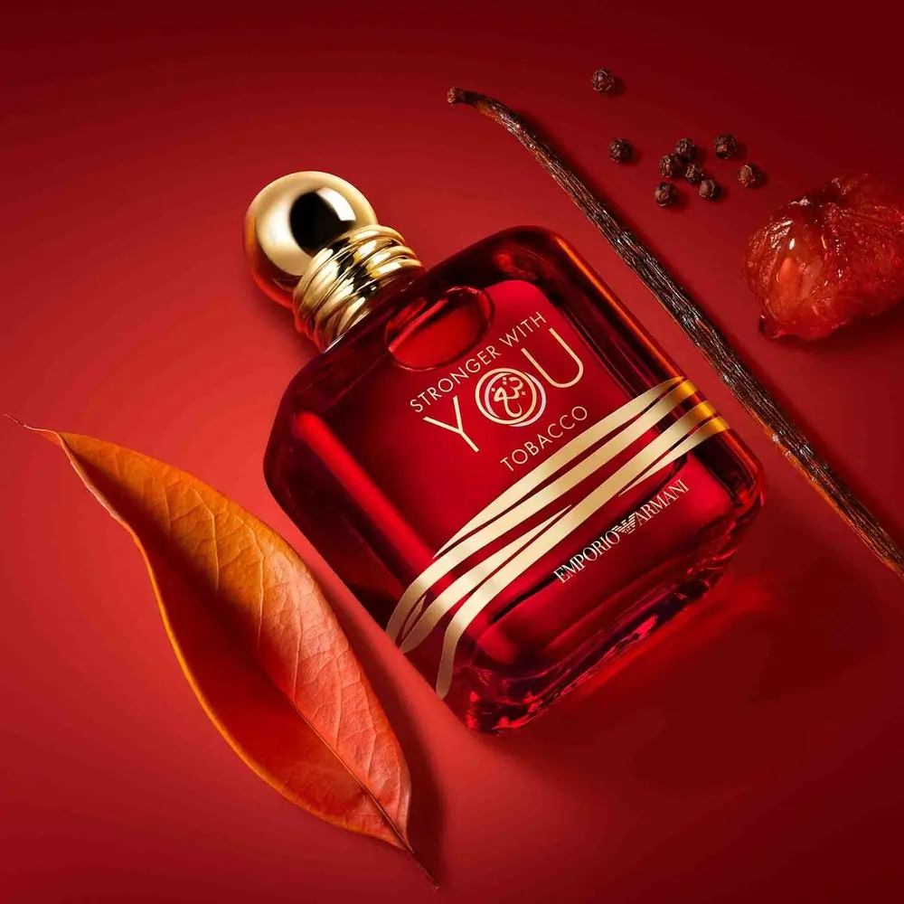 زجاجة عطر مستوحى من سترونغر وذ يو توباكو من Emporio Armani