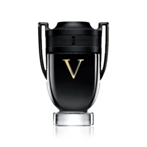 زجاجة عطر إنفيكتوس فيكتوري – Invictus Victory by Paco Rabanne بجانب مكونات التوت والزعتر